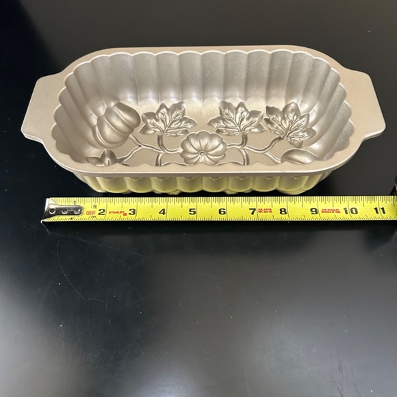 Vintage Nordic Ware Pumpkin Loaf Pan Fall Baking Loaf Pan. NWOT - Picture 3 of 6